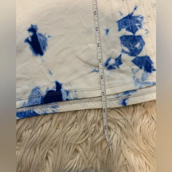 Lululemon Train To Be Tank*EUC - Picture 10 of 11